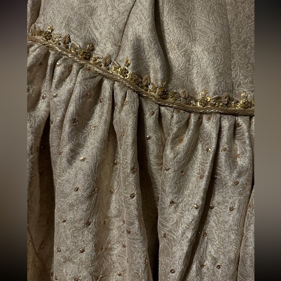 Pakistani designer wedding/nikkah formal dress from Shakeelz - Picture 6 of 11